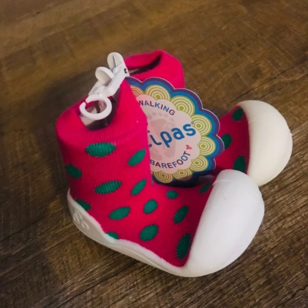 Attipas baby girls shoes size 4.5